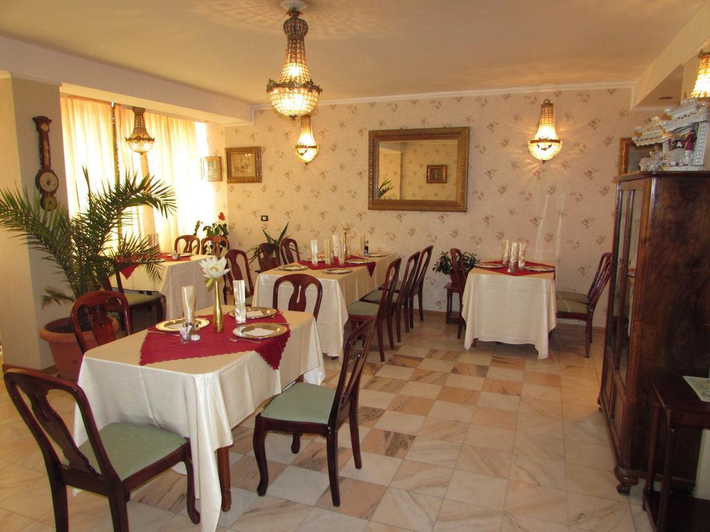 Pension Dinu Residence Timisoara Luaran gambar
