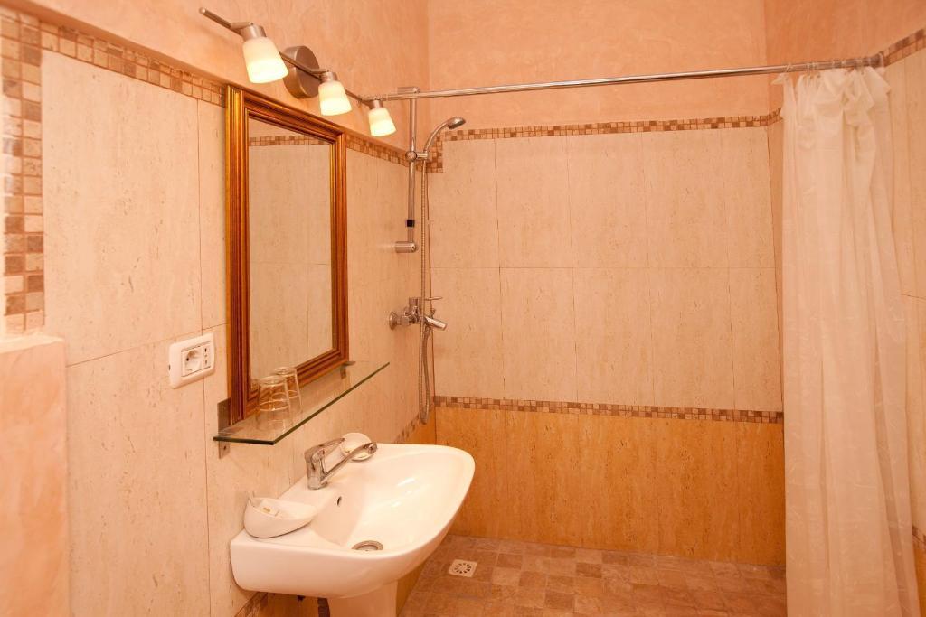 Pension Dinu Residence Timisoara Bilik gambar